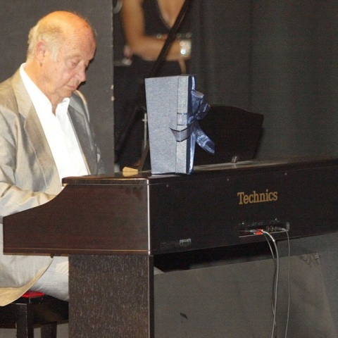 Σαν Σήμερα γεννήθηκε ο Μίμης Πλέσσας