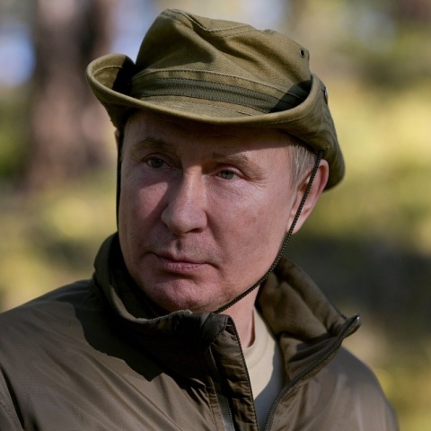 O Ρώσος πρόεδρος Πούτιν υποστήριξε ότι δεν νοσεί από κορωνοιό