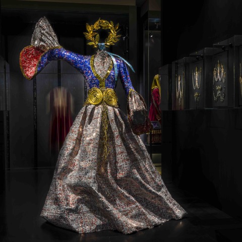 Νίκος Φλώρος: Ήρωες από μέταλλο