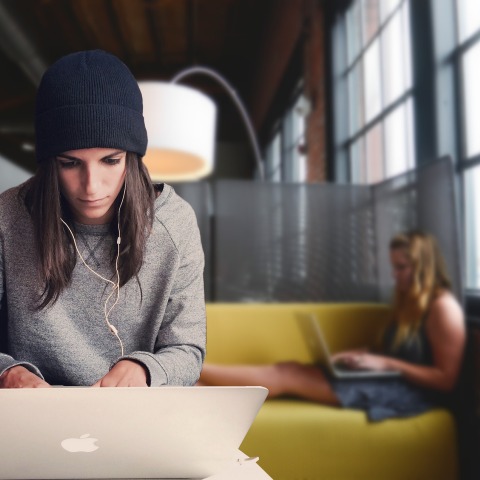 Από το διαδίκτυο η ενημέρωση για την υγεία και τα εμβόλια 