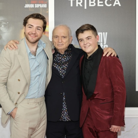 O Michael Gandolfini (αριστερά) με τον σεναριογράφο του Sopranos David Chase