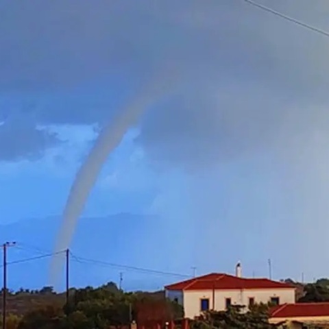 Μοναδικό θέαμα στα Κύθηρα: Σχηματίστηκε υδροσίφωνας