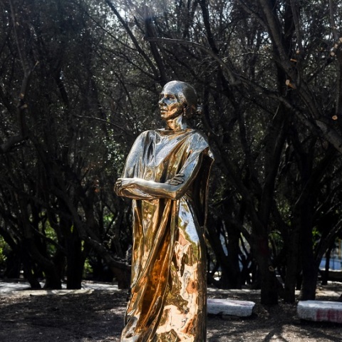 Κώστας Μπακογιάννης: Πώς σχολίασε το άγαλμα της Μαρία Κάλλας