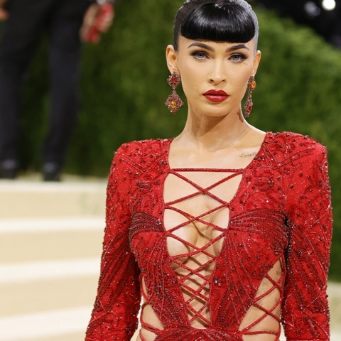 Η Megan Fox στο Met Gala 2021.
