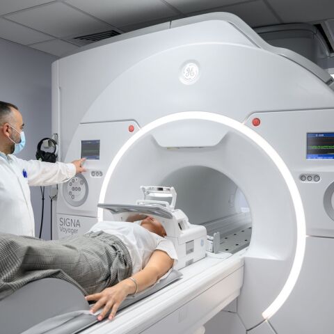 Μαγνητικός τομογράφος με τεχνητή νοημοσύνη στη ΒΙΟΙΑΤΡΙΚΗ 