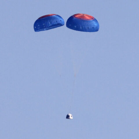  Ο Ουίλιαμ Σάτνερ έγινε ο γηραιότερος άνθρωπος που ταξίδεψε στο διάστημα