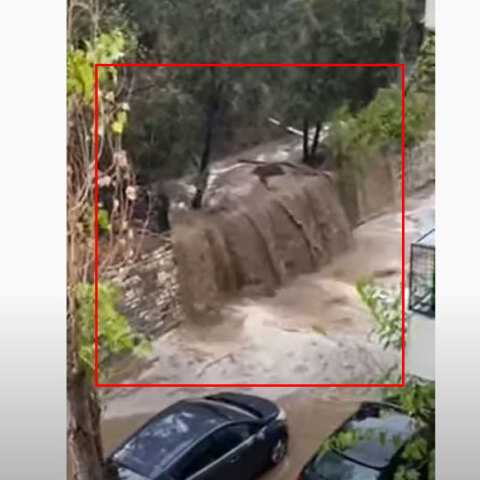 Ο «καταρράκτης» στον Περιφερειακό Λυκαβηττού, ενώ συνεχίζεται η κακοκαιρία «Μπάλλος» στην Αττική