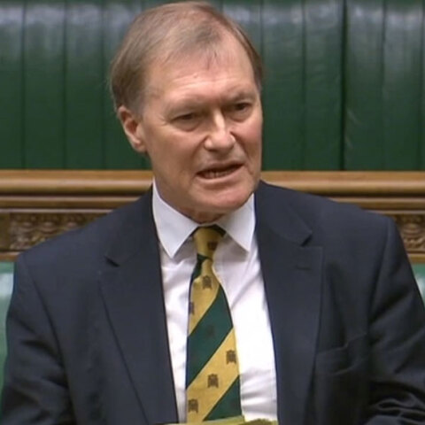 Ο βουλευτής στη Βρετανία Ντέιβιντ Άμες (David Amess), που δέχτηκε την επίθεση με μαχαίρι