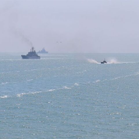 Η Ρωσία ανακοίνωσε ότι αμερικανικό αντιτορπιλικό προσπάθησε να παραβιάσει τα χωρικά της ύδατα