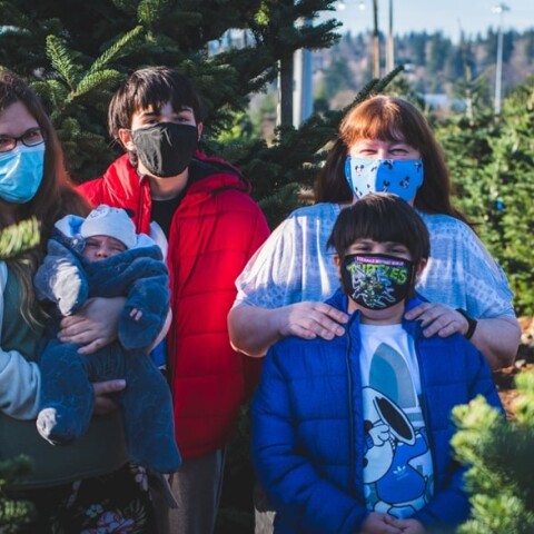 Οικογένεια με μάσκα