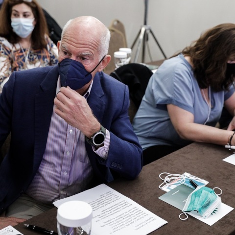 Εκλογές ΚΙΝΑΛ: Συναντήθηκαν Παπανδρέου – Ανδρουλάκης