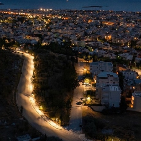 Μια ρομαντική διαδρομή στους πρόποδες του Υμηττού.