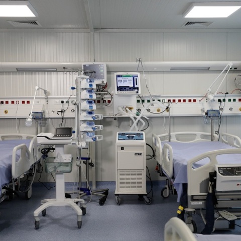 Αρνητής παρέμεινε άταφος επειδή οι συγγενείς του δεν είχαν πειστεί ότι πέθανε από κορωνοϊό