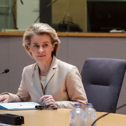 Φον ντερ Λάιεν για Πολωνία: Δεν θα επιτρέψουμε να τεθούν σε κίνδυνο οι κοινές μας αξίες 