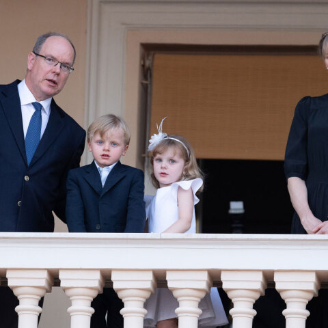 Ο πρίγκιπας Αλβέρτος, η πριγκίπισσα Σαρλίν και τα παιδιά τους στην ετήσια εκδήλωση εορτασμού του Αγ. Ιωάννη, στο Μονακό (23 Ιουνίου, 2020)