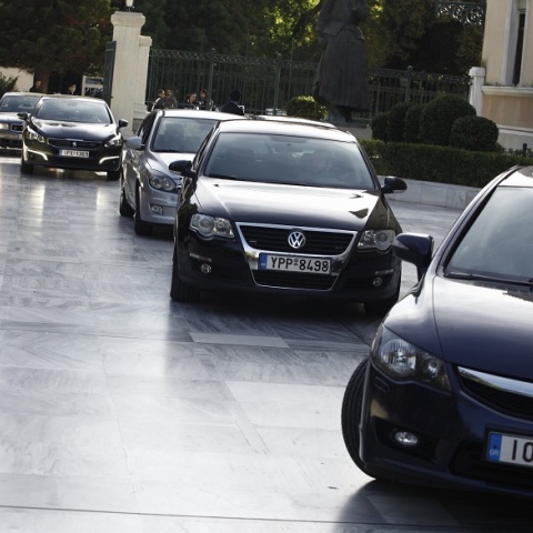 Δακτύλιος 2021: Περικοπές αδειών σε βουλευτές και κόμματα