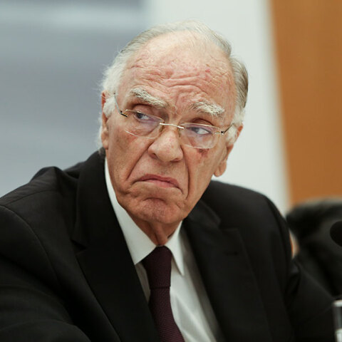 Ο Βασίλης Λεβέντης νοσηλεύεται με κορωνοϊό στο νοσοκομείο «Ευαγγελισμός», όπου και παραμένει στη Μονάδα Εντατικής Θεραπείας (ΜΕΘ)