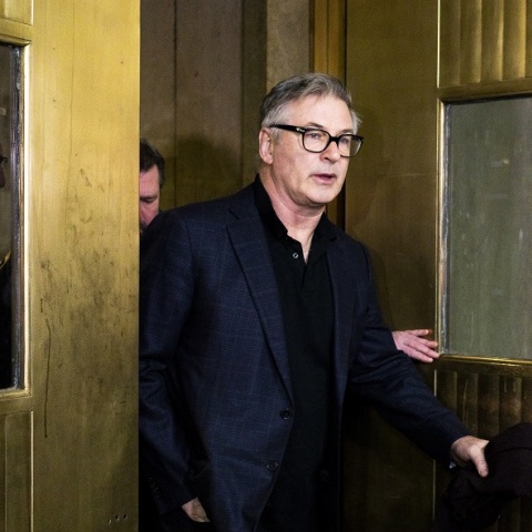 Alec Baldwin: Πρώτη ανάρτηση