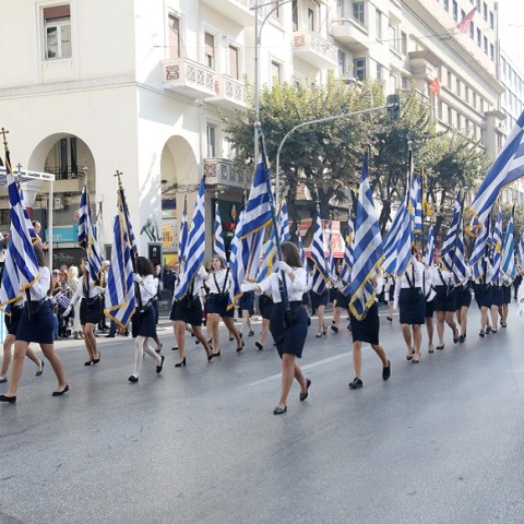 Υποχρεωτική η χρήση μάσκας στις παρελάσεις της 28ης Οκτωβρίου