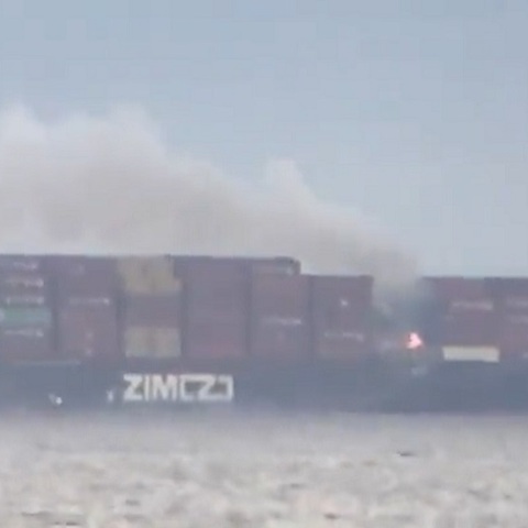 Φωτιά σε ελληνόκτητο πλοίο στα ανοικτά του Καναδά