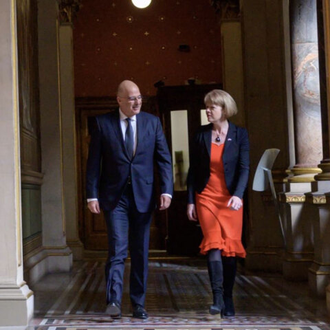 Ο Νίκος Δένδιας στο Λονδίνο σε συνάντηση με τη Βρετανίδα ομόλογό του, Ελίζαμπεθ Τρας