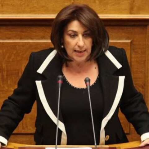 Η Τόνια Αντωνίου στη Βουλή μετά τον θάνατο της Φώφης Γεννηματά
