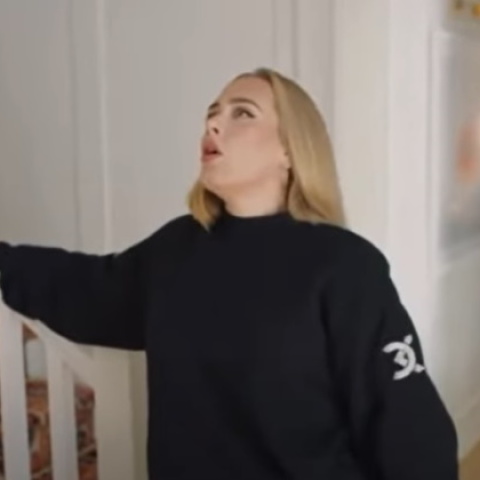 Η Adele αποκάλυψε με συνέντευξη της στο Vogue την αγάπη της για την Τότεναμ.