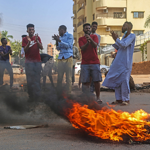 Πραξικόπημα στο Σουδάν: Οι πολίτες στους δρόμους