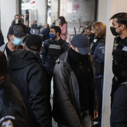 Στην ανακρίτρια Πειραιά οι αστυνομικοί που συμμετείχαν στην καταδίωξη του Περάματος