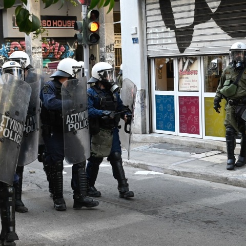 ΧΗΜΙΚΑ ΚΑΙ ΠΡΟΣΑΓΩΓΕΣ ΑΠΟ ΤΗΝ ΑΣΤΥΝΟΜΙΑ ΣΤΑ ΕΞΑΡΧΕΙΑ ΚΑΤΑ ΤΗΝ ΑΠΟΧΩΡΗΣΗ ΤΗΣ ΣΥΓΚΕΝΤΡΩΣΗΣ ΕΝΑΝΤΙΑ ΣΤΗΝ ΥΠΟΧΡΕΩΤΙΚΗ ΛΗΨΗ DNA ΣΤΑ ΠΑΝΕΠΙΣΤΗΜΙΑ