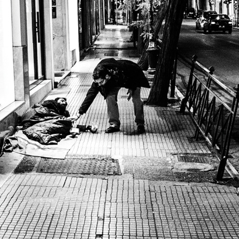 Street Workers: Η διεπιστημονική ομάδα που βοηθά τους άστεγους της Αθήνας.
