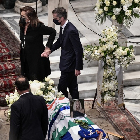 ΘΑΝΑΤΟΣ ΤΗΣ ΠΡΟΕΔΡΟΥ ΤΟΥ ΚΙΝΗΜΑΤΟΣ ΑΛΛΑΓΗΣ ΦΩΦΗΣ ΓΕΝΝΗΜΑΤΑ / ΕΞΟΔΙΟΣ ΑΚΟΛΟΥΘΙΑ 