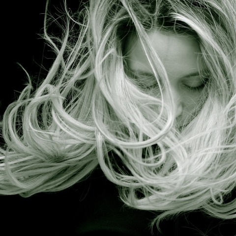 Τι να κάνεις για να μην πέφτουν τα μαλλιά σου