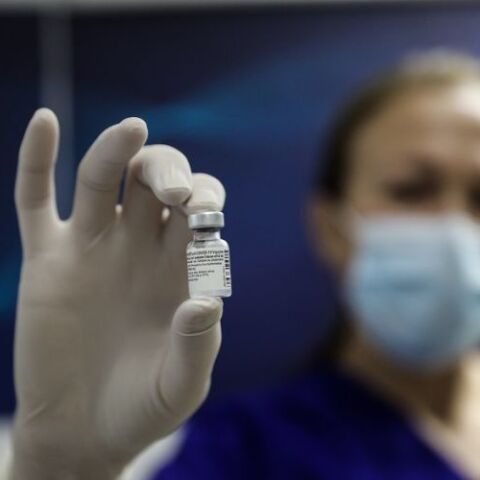 ΗΠΑ: Τα εμβόλια Covid-19 παρέχουν μεγαλύτερη προστασία σε σχέση με τη φυσική ανοσία από προηγούμενη λοίμωξη