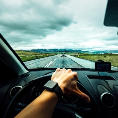 Δίπλωμα οδήγησης στα 17: Aύριο το νομοσχέδιο στη Βουλή