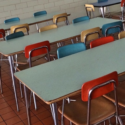 Ρύθμιση, με στόχο την άμεση διανομή των σχολικών γευμάτων