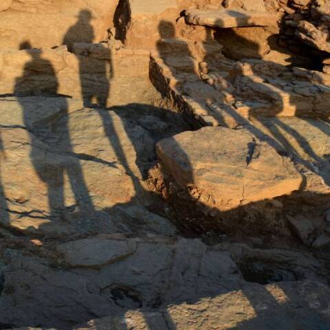 Φωτογραφία στο εξώφυλλο της συλλογής «Ποιήματα» του Ηλία Ευθυμιόπουλου (εκδ. ATHENS VOICE BOOKS)