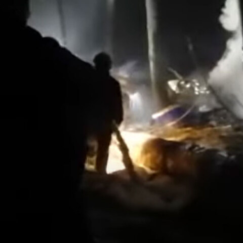 Στάχτη και αποκαΐδια στο σημείο όπου συνετρίβη το αεροσκάφος στη Ρωσία