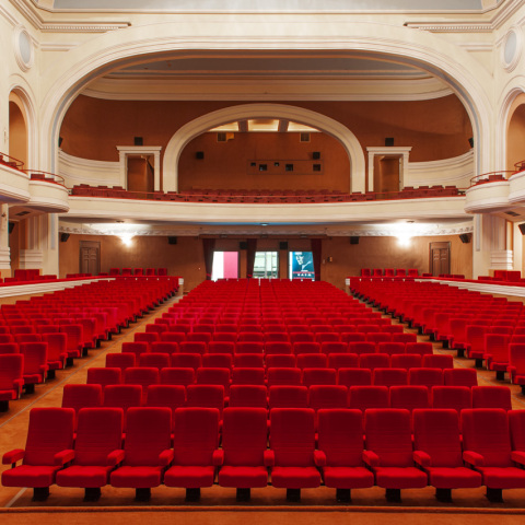 Η άθικτη από την φωτιά αίθουσα του κινηματογράφου Αττικόν