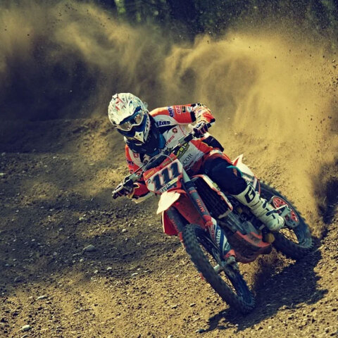 Οδηγός μηχανής σε αγώνα motocross (ΦΩΤΟ ΑΡΧΕΙΟΥ) - Νεκρός ο αναβάτης που τραυματίστηκε σε πίστα στα Γιαννιτσά