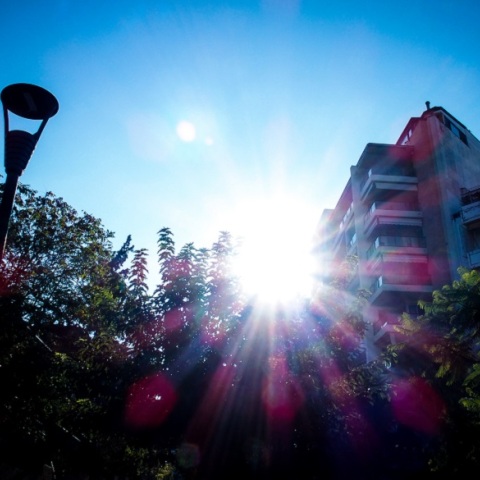 Καιρός: Υψηλές θερμοκρασίες και το Σάββατο στη χώρα