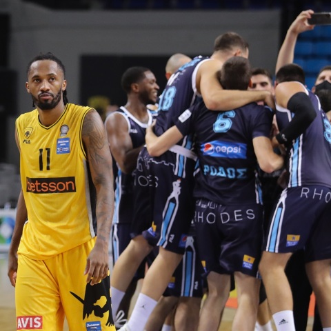 ΑΕΚ - Κολοσσός Ρόδου 82-85. Σπουδαίο διπλό για τους φιλοξενούμενους στην 6η αγωνιστική της Basket League, που έφυγαν με το διπλό από το κλειστό των Άνω Λιοσίων.