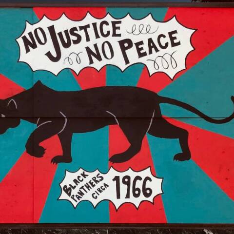 Γκράφιτι σε τοίχο στο Όκλαντ για το Κόμμα των Μαύρων Πανθήρων