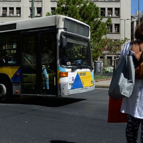 Λεωφορείο ΟΑΣΑ έπιασε φωτιά