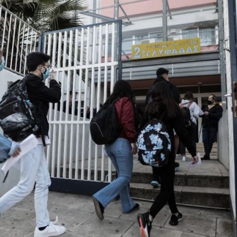 Κεραμέως για κλείσιμο σχολείων: Δεν υπάρχει καμία απολύτως συζήτηση