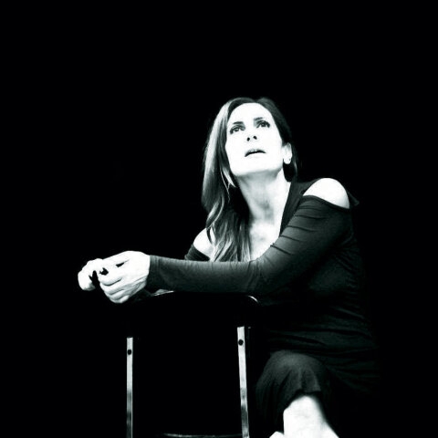 «Πόρνη από πάνω», θέατρο CORONET