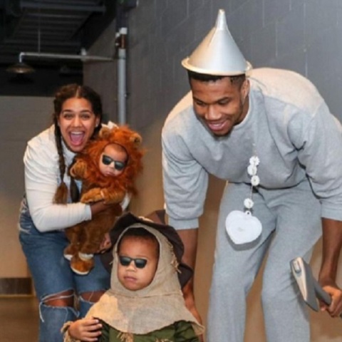 Η οικογένεια Αντετοκούνμπο