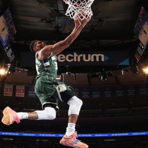 Ο Γιάννης Αντετοκούνμπο