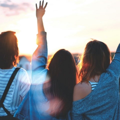 Τριά κορίτσια.