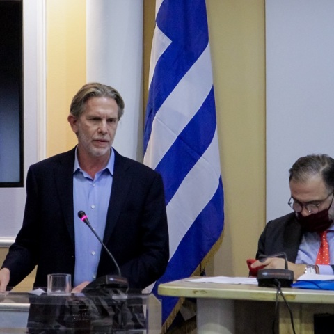 Παύλος Γερουλάνος: Στους τάφους των Βενιζέλων ο υποψήφιος για την ηγεσία του ΚΙΝΑΛ